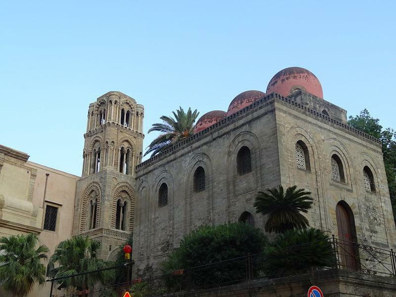 Casa Tea: Nel Cuore Del Centro Storico Palermo Kültér fotó